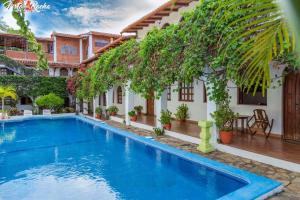 Hồ bơi trong/gần Hotel La Posada del Sol