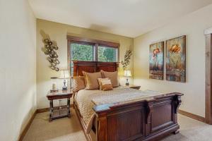Ένα ή περισσότερα κρεβάτια σε δωμάτιο στο Caldera Springs Home +32 φωτογραφίες