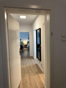 メンヒェングラートバッハにあるApartment am Wasserturm Zentrum MGの廊下