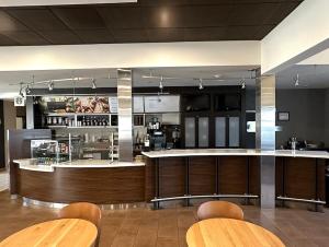 Lounge alebo bar v ubytovaní Courtyard by Marriott Fishkill