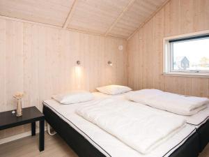 Postel nebo postele na pokoji v ubytování Luxury Lakeside Retreat - By Traum Ferienwohnungen