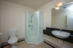 Distinction New Plymouth Hotel的一间浴室