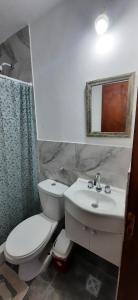 Ένα μπάνιο στο Los Pecos Hospedaje 1er piso