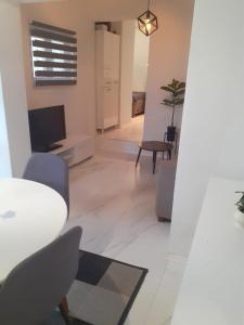Posezení v ubytování Apartments by the sea Brist, Makarska - 11039