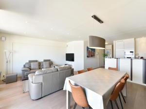 Η κουζίνα ή μικρή κουζίνα στο Modern apartment with stunning views +32 φωτογραφίες