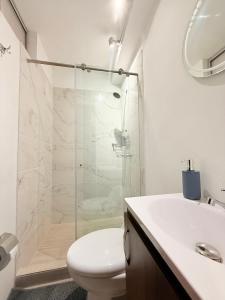 Koupelna v ubytování LOFT HOST PARTNER Cerca al Aeropuerto,Expofuturo y Ukumari + 37 fotografií