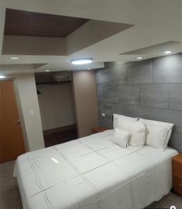 Postel nebo postele na pokoji v ubytování Cozy home!! Private Pool, 2R,3B