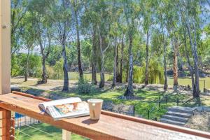 Κήπος έξω από το Paro's Landing - Riverfront Holiday Home Echuca