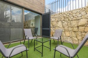 Patio nebo venkovní prostory v ubytování Meadows 2-BR in Tilal Assal