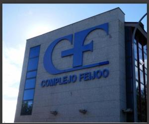 阿尔皮德里特Lugomar-Feijoo的建筑物顶部的标志