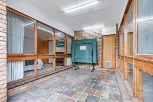 伊丘卡Jensen House - Retro Style with a modern update的相册照片