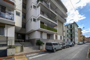 Το κτήριο όπου στεγάζεται  το διαμέρισμα