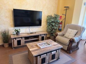 Μια τηλεόραση ή/και κέντρο ψυχαγωγίας στο Casa La Enciruela
