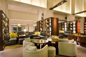 Prostor za sedenje u objektu Hyatt Regency Kinabalu