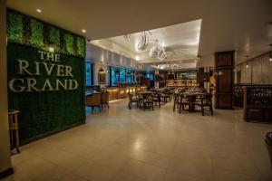 Ristorante o altro punto ristoro di Hotel The Grand Manali - A River and Mountain View Resort, Manali #Private Parking #GYM