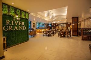 Ristorante o altro punto ristoro di Hotel The Grand Manali - A River and Mountain View Resort, Manali #Private Parking #GYM