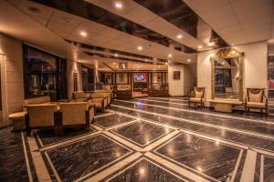 Area soggiorno di Hotel The Grand Manali - A River and Mountain View Resort, Manali #Private Parking #GYM