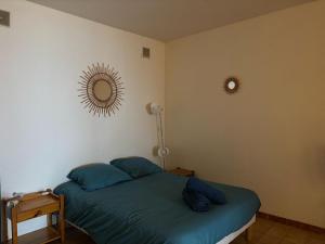 Appartement avec vue panoramique-Leucate Falaise的休息区