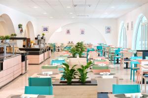 Reštaurácia alebo iné gastronomické zariadenie v ubytovaní Magal Maradiso Hotel by Aminess