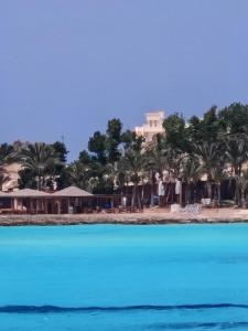 - Vistas al complejo desde el agua en See you soon الشاطئ الأزرق, en Marsa Matruh