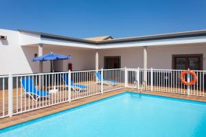 Basen w obiekcie Villas & Apartamentos Tao Mazo lub w pobliżu