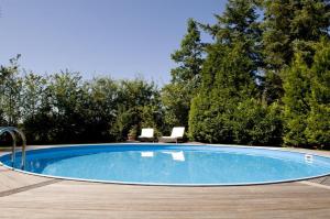 Bazén v ubytování NEU! Dat Reithuus Victorbur mit Pool und Dampfsauna nebo v jeho okolí