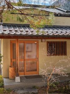 Gallery image of Temple Hotel Kubonobo 宿坊 窪之坊 in Minobu