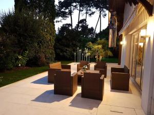 Gallery image of Villa BARADARENA avec piscine chauffée et jardin pour 10 personnes in Hossegor +18 photos