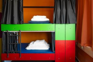 Llit o llits en una habitació de Amsterdam Teleport Hotel