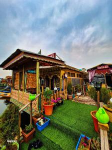Zahrada ubytování King of kings Houseboat