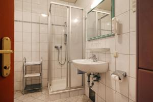 Bilik mandi di Gasthof Zur Linde