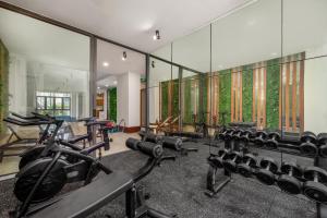 Fitness centrum a/nebo fitness zařízení v ubytování ELC Da Nang Hotel