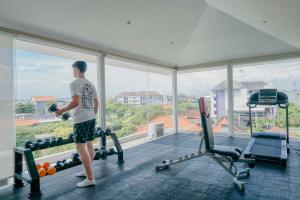 Fitness centrum a/nebo fitness zařízení v ubytování Bali Bustle Kuta Coliving & Coworking Space