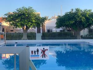 Bazén v ubytovaní Relax Pasito Blanco alebo v jeho blízkosti