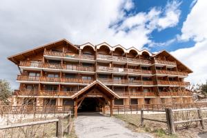 Το κτήριο όπου στεγάζεται  το διαμέρισμα