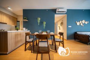 Maya Bay Residences at Gamuda Cove, Dengkil by Plush的休息区