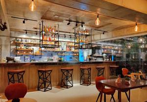 Lounge nebo bar v ubytování Hotel Halo Angeles City