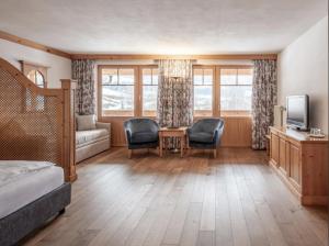 Postel nebo postele na pokoji v ubytování Hotel Bad Waldbrunn + 37 fotografií