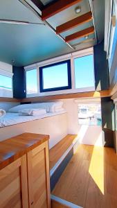 Kép Casa Flotante en el Puerto de Vigo - Different Charter szállásáról Vigóban a galériában