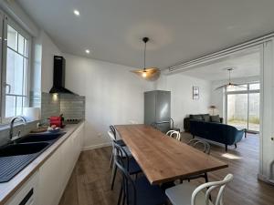 Η κουζίνα ή μικρή κουζίνα στο Hambourg, 11 Pers, Spacieux, Élegant, Moderne +15 φωτογραφίες