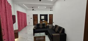 Sreeragam Residency Cherthala的休息区