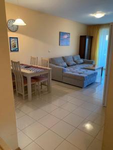 Χώρος καθιστικού στο Harmony Hills Tomovi Apartment B21 +7 φωτογραφίες