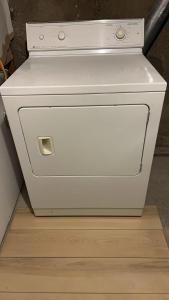 Gallery image of Renovated 2 Queen Beds Unit with Private Kitchen and Bathroom Near Yonge Street Basement in Richmond Hill