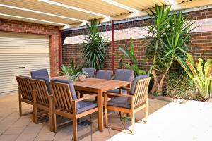 Φωτογραφία από το άλμπουμ του 5BR Spacious Convenient Home in Central Glen σε Glen Waverley