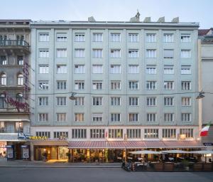 Bangunan di mana terletaknya hotel