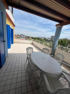 Balkón alebo terasa v ubytovaní Villaggio Hemingway - Family Aparthotel