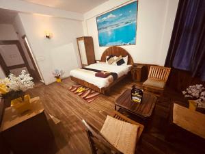 Nápoje v ubytování Hotel New Hadimba Palace Inn - Mountain View with Premium Rooms Near Mall Road , Manali