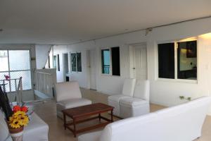 Posezení v ubytování OYO Hotel Colibri