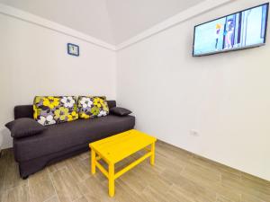 TV a/nebo společenská místnost v ubytování Apartment Val-5 by Interhome