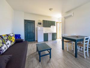 Kuchyň nebo kuchyňský kout v ubytování Apartment Val-4 by Interhome